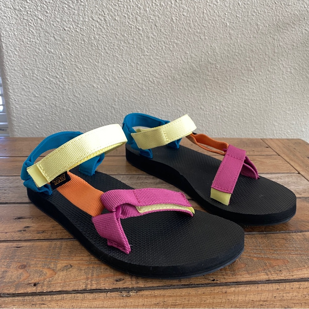 Teva original universal sandals size 8